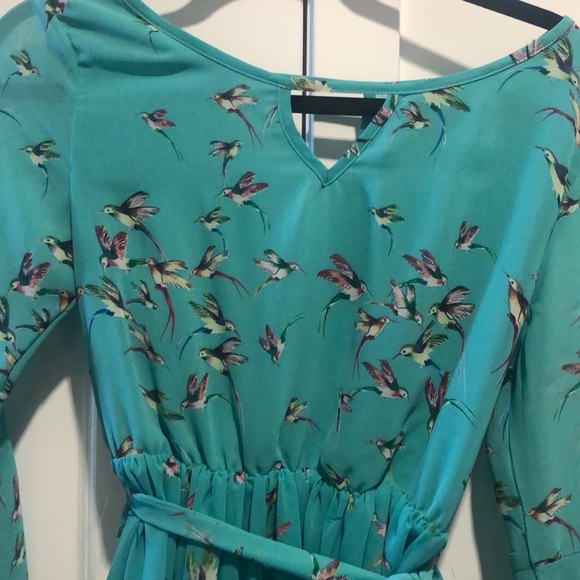 Flowy turquoise dress with bell sleeves - Picture 2 of 6